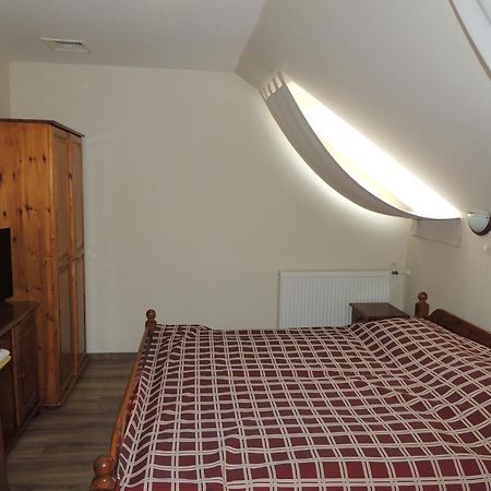 Verba Tanya Bed and Breakfast Kotaj Habitación foto