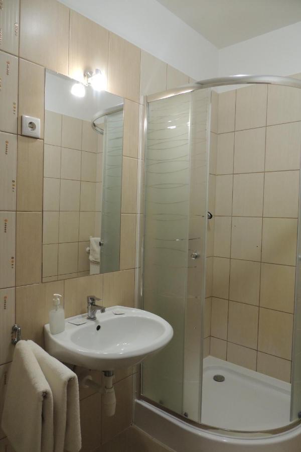 Verba Tanya Bed and Breakfast Kotaj Habitación foto